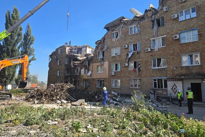 Міська влада підтверджує безпрецедентні руйнування: постраждав кожен район