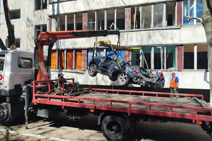 Київ позбавляється покинутих автомобілів: у яких районах роботи майже завершені?