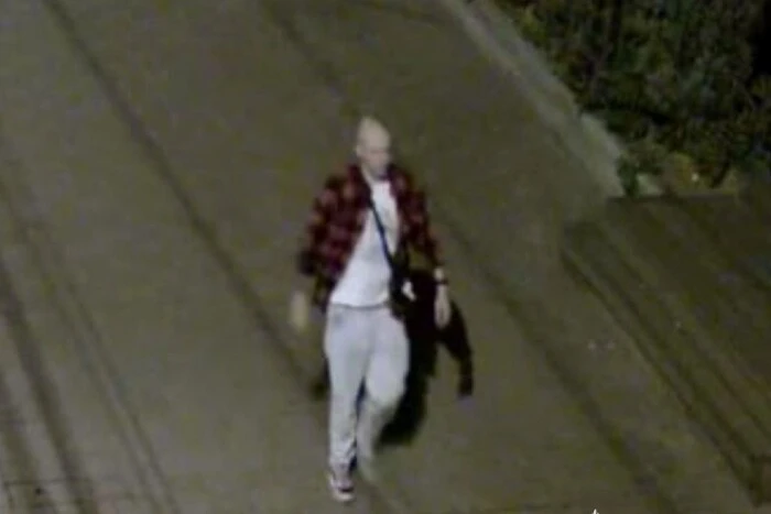 На Подолі чоловіка заарештували за напад з ножем на перехожих (фото)