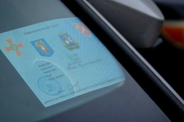 Комендантська година: між командами Кличка та Ткаченка розгорівся скандал