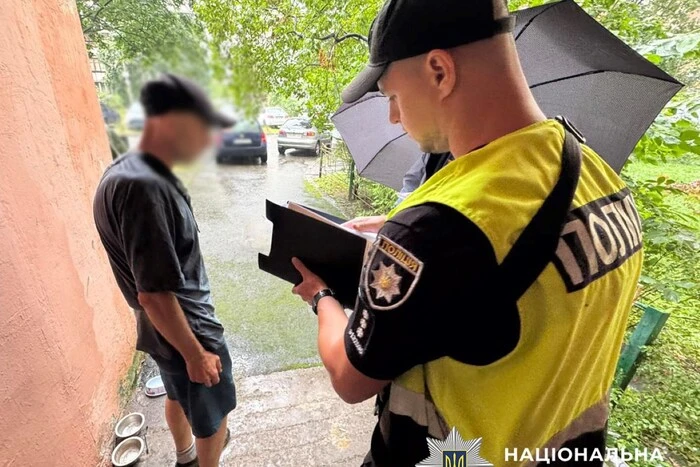 На Оболоні заарештували чоловіка за влаштування вибуху у дворі