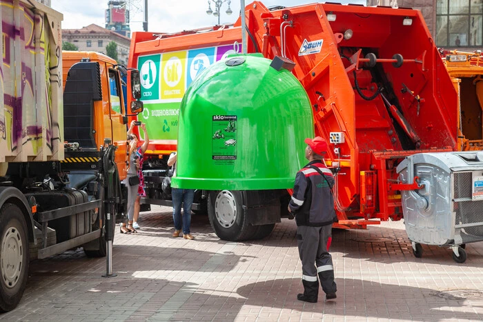 Роздільний збір відходів у Києві: влада пояснила, від чого залежить кількість контейнерів