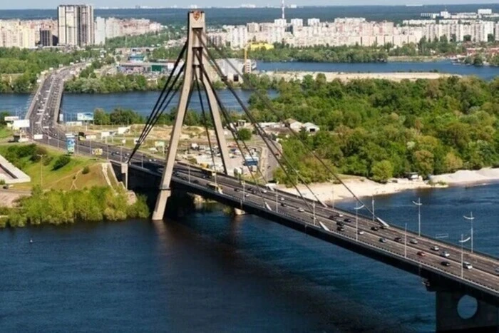 Запроваджено реверсивний рух на мосту через річку Десенка: що потрібно знати водіям