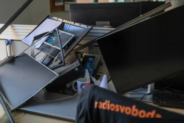 Окупанти пошкодили редакцію Радіо Свобода в Києві (фото)