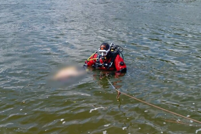 У Києві в річці Десенка втопився чоловік