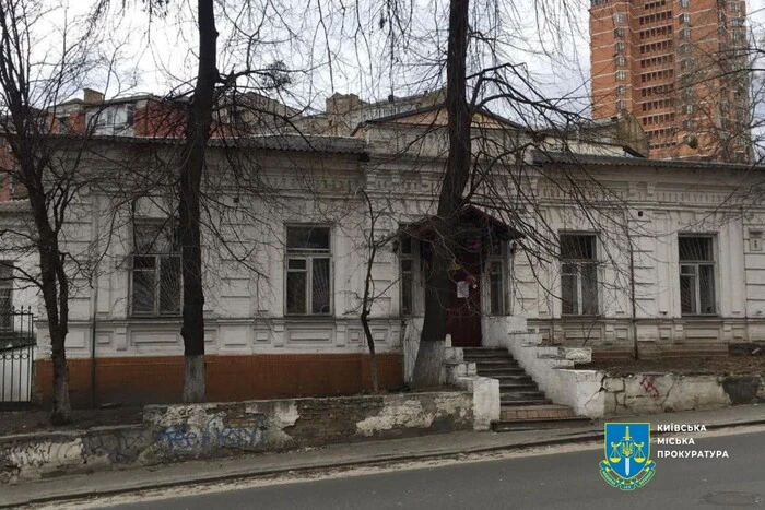Столична прокуратура вимагає через суд врятувати історичний маєток Барбан