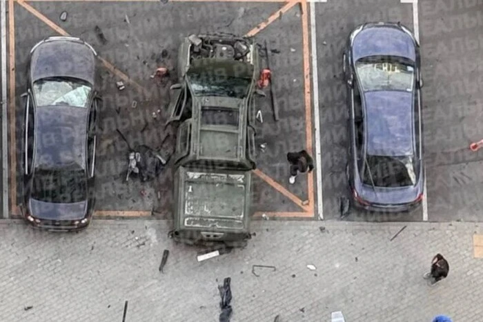 Невідомі підірвали автомобіль у Подільському районі Києва (фото)