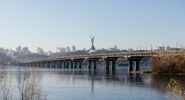 30 січня у Києві обмежать проїзд транспорту на автоестакаді.