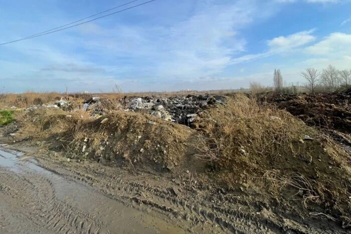 Прокуратура просить Кличка прибрати несанкціоноване сміттєзвалище на Осокорках