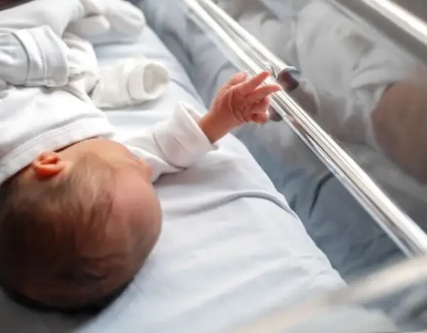 Більше 900 малюків за пів місяця: дані про народження в Києві, 2026 рік.