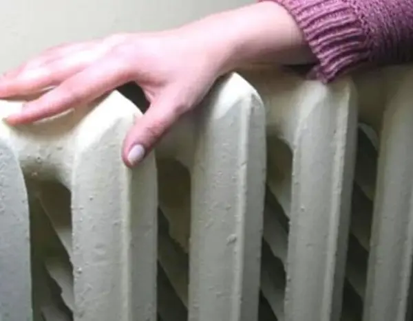 Крижані квартири: кияни потерпають від холоду через бездіяльність ЖЕКу