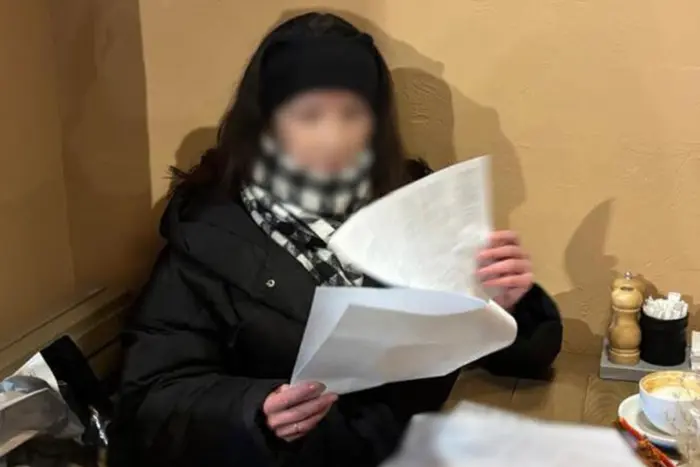 У Києві затримано білоруську агентку КДБ, яка вдавала із себе журналістку