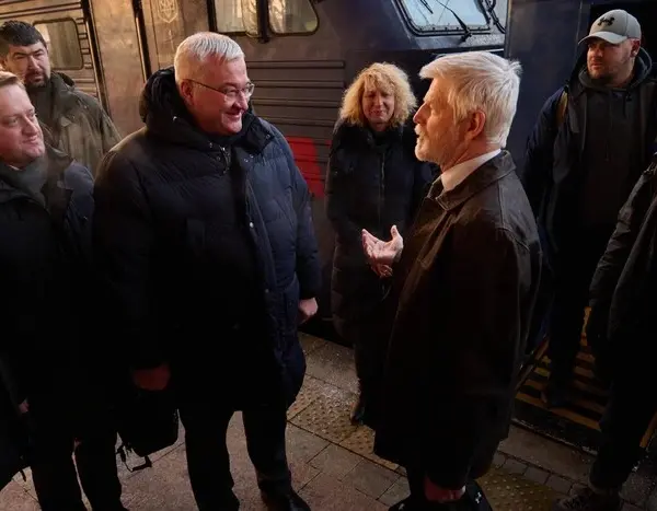 Чеський президент приїхав до Києва.