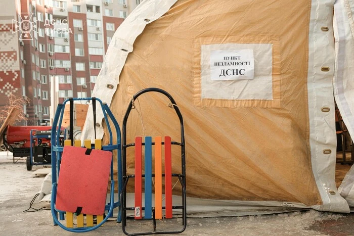 Столичні школи тимчасово не працюють, на Київщині навчання триває: що із садочками