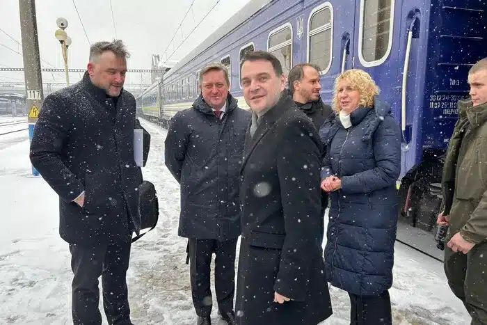 Новий глава МЗС Чехії прибув до України: через атаку РФ його потяг затримався