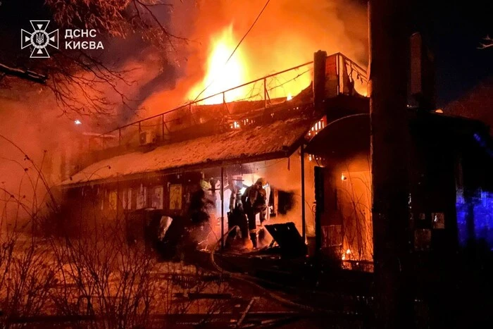 У Дніпровському районі столиці горів ресторан: наслідки пожежі