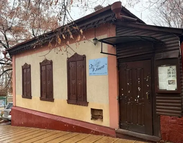 На Андріївському узвозі будівельники розбирають найстарішу садибу (фото)