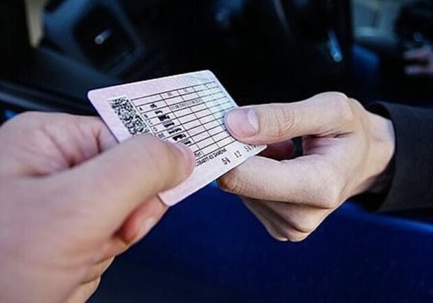 В Украине будут бесплатно восстанавливать потерянные из-за войны водительские удостоверения и документы на авто - 