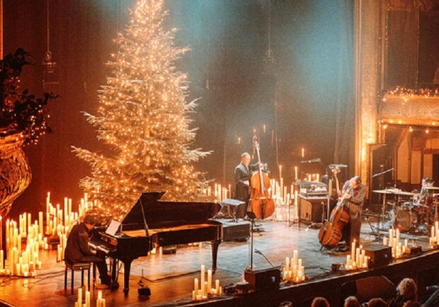 Рождественский джаз при свечах - фото