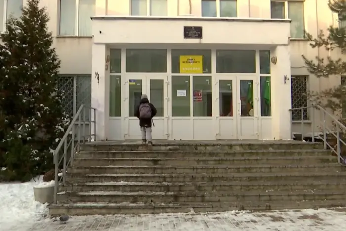 Київські школи відновлюють навчання: названо дату