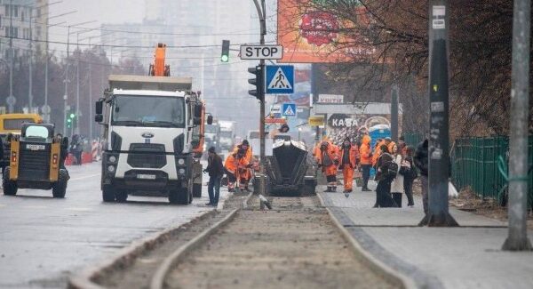 Мер Кличко проінспектував хід повної реконструкції Харківського шляху.