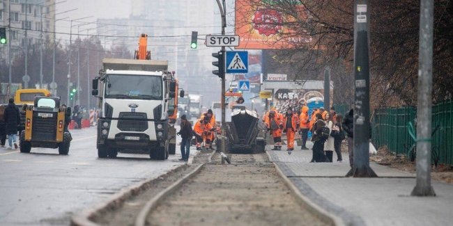 Віталій Кличко проінспектував хід капітального оновлення Харківського шосе