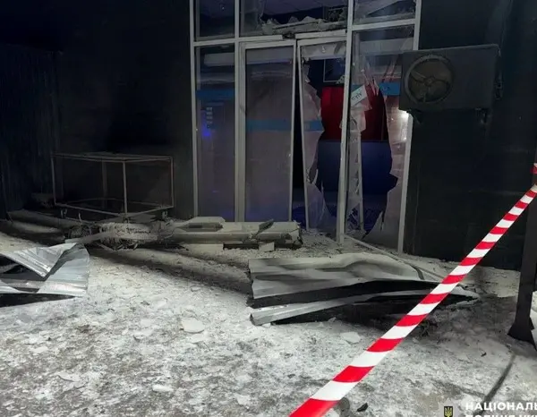 20 січня: наслідки збитої атаки на Київщині, лівобережжя після обстрілу — фото поліції