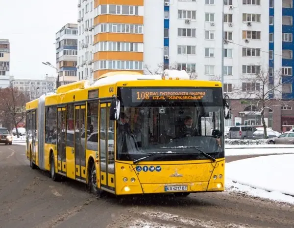 Рух транспорту на Лівобережжі Києва: перелік автобусних маршрутів замість тролейбусів і трамваїв