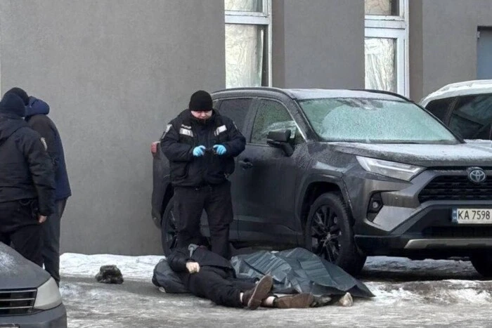 Поліція Києва повідомила причину смерті чоловіка біля метро «Деміївська»