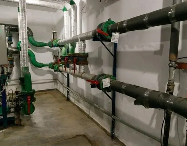 У Києві через екстрене знеструмлення немає води та опалення.