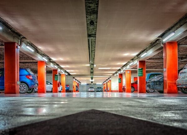 Киев: частные паркинги вероятно станут сертифицированными бомбоубежищами.