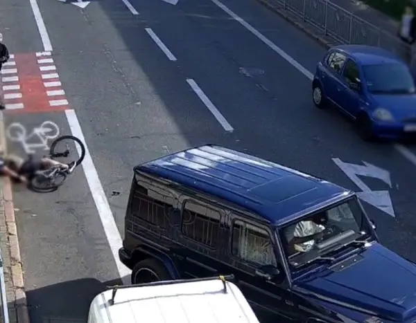 Керманич, що напав у Києві на ровериста через критику, буде відповідати перед законом.