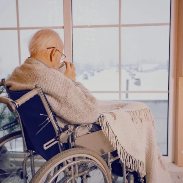 Почему дом престарелых — это забота, а не предательство