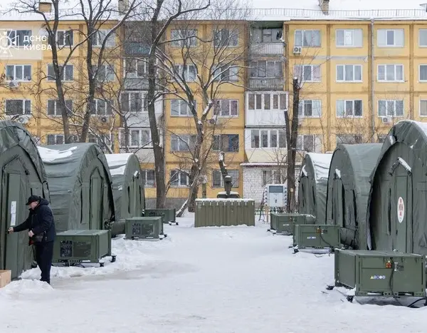 Троєщина: скільки будівель досі без тепла?