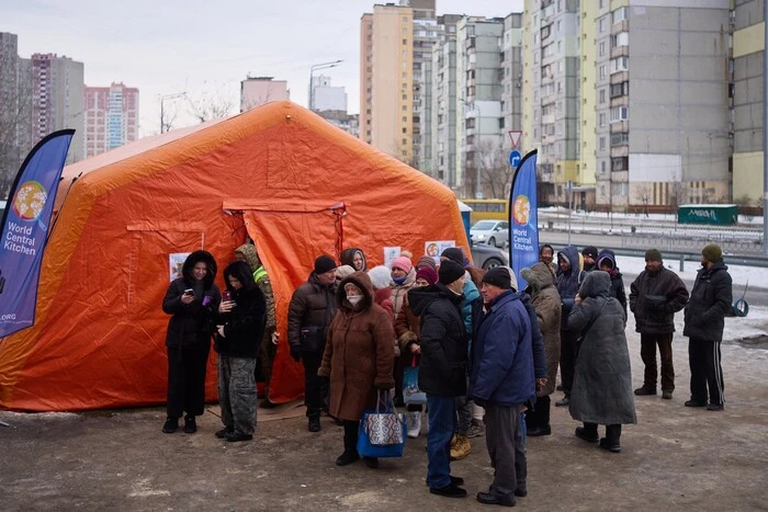 Троєщина з теплом, ремонтні бригади працюють безперервно.
