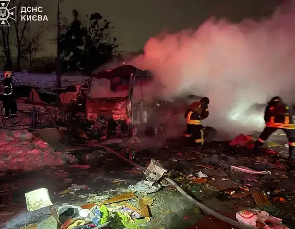 Атака на Київ: рятувальники демонструють руйнування (фото, відеоматеріали)