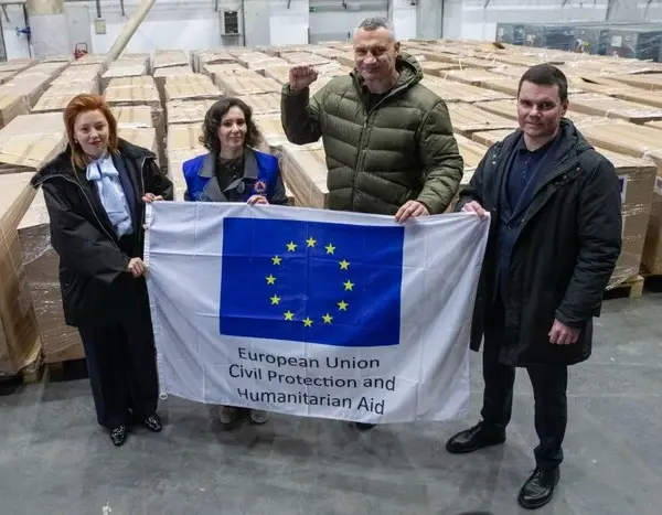 Києву передано півтисячі генераторів від ЄС для функціонування пунктів обігріву.