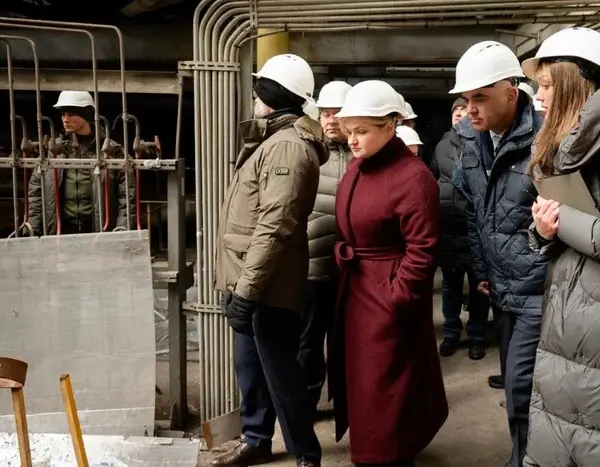 Очільник Ради Європи оглянув понівечену обстрілами РФ теплоелектроцентраль у Києві (світлини)