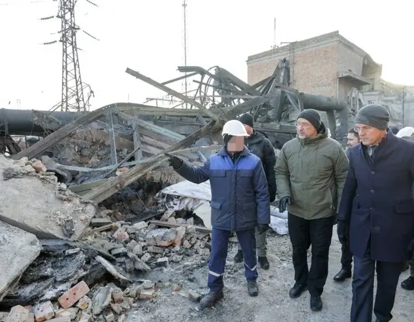 Нищівний удар по енергосистемі. Шмигаль оприлюднив фото однієї зі зруйнованих київських теплоелектроцентралей