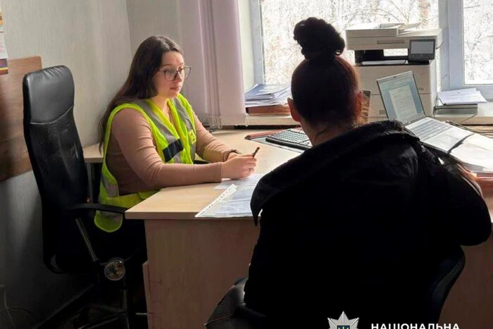 Алкоголь, крадіжки та покинуте у лікарні немовля: киянка піде під суд за нехтування вихованням доньки