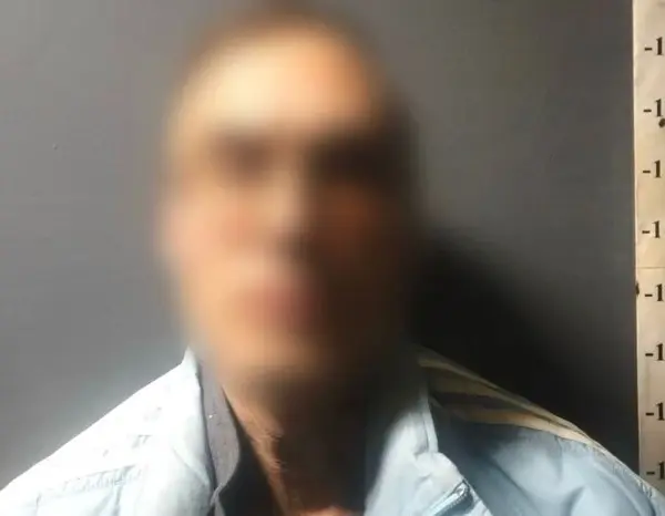 Вечеря вилилася у госпіталізацію: киянин поранив брата-двійнята ножем внаслідок конфлікту.