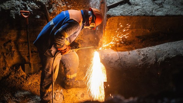 Київ нагородив працівників комунгоспу і спрямує 300 мільйонів гривень на відбудову помешкань.