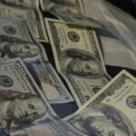 Кинув на гроші дружину мобілізованого: київські поліціянти підозрюють бійця, що…