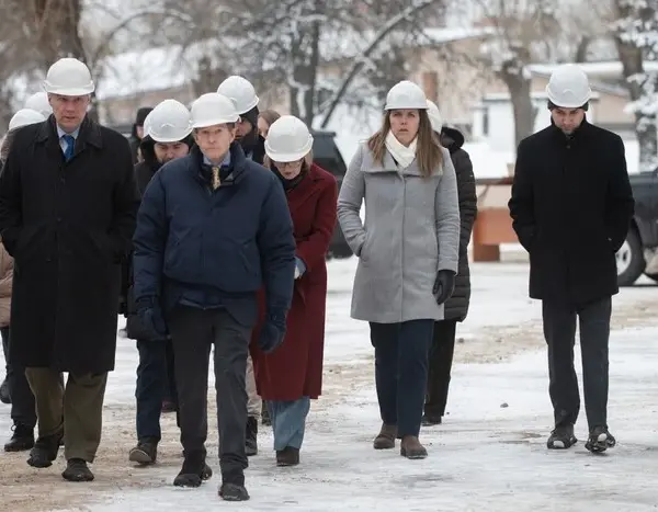 Сенатори особисто оглянули руйнування енергосистеми столиці після російських атак.