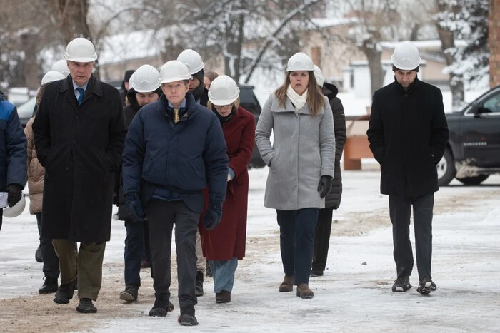 Сенатори на власні очі побачили наслідки російських ударів по енергетичній інфраструктурі столиці