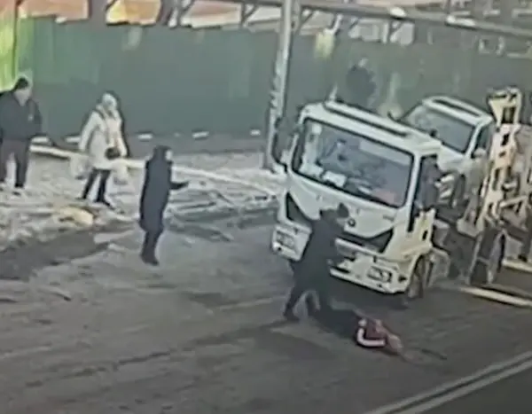 На Печерську недисциплінований водій серйозно покалічив евакуаторника: деталі та самопочуття постраждалого