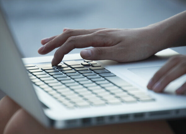 Электронная работа в Украине: как действует новый закон. Киев Vgorode.ua