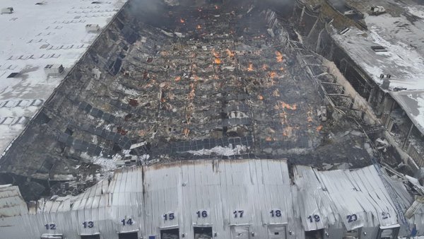 Майже тижнева пожежа: вигляд складу Roshen біля Яготина