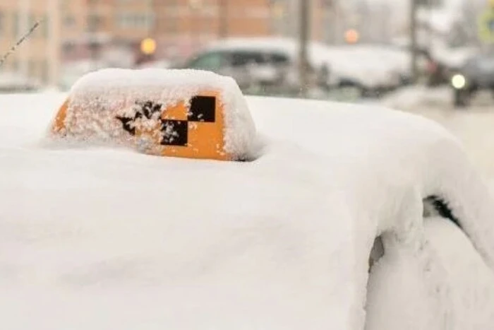 Київ: негода спровокувала стрибок цін на таксі.