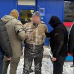У Києві схопили чоловіка: ймовірно, за 18 тисяч доларів обіцяв…